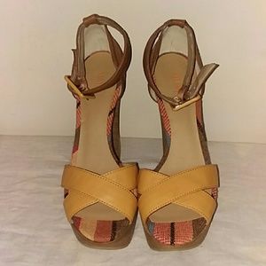 Levity 3 3/4 inche Platform sandels.